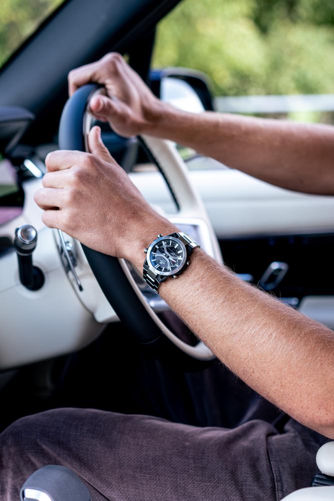 Casio Edifice ECB-2000 SOSPENSIONE Solar Bluetooth Motorsport Chronograph Carbon