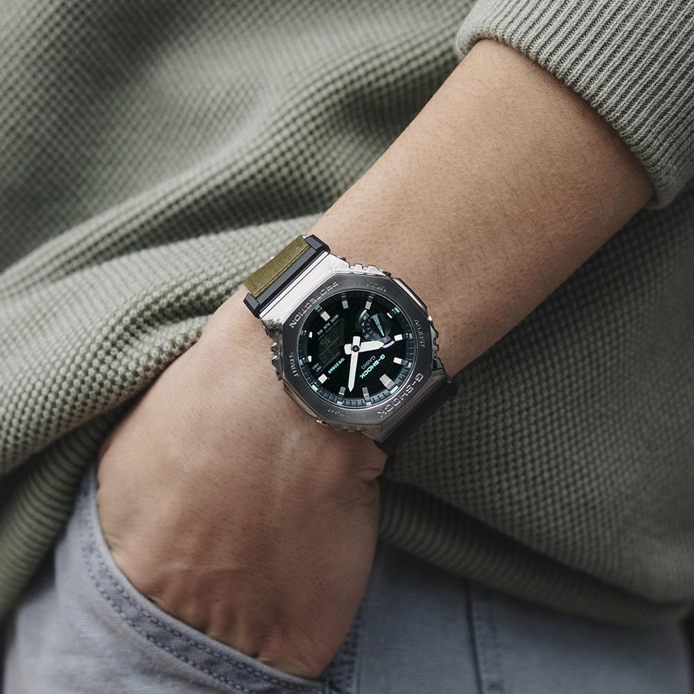 Casio G-Shock GM-2100 Serie Metal Covered Analog-Digital Edelstahl Herrenuhr